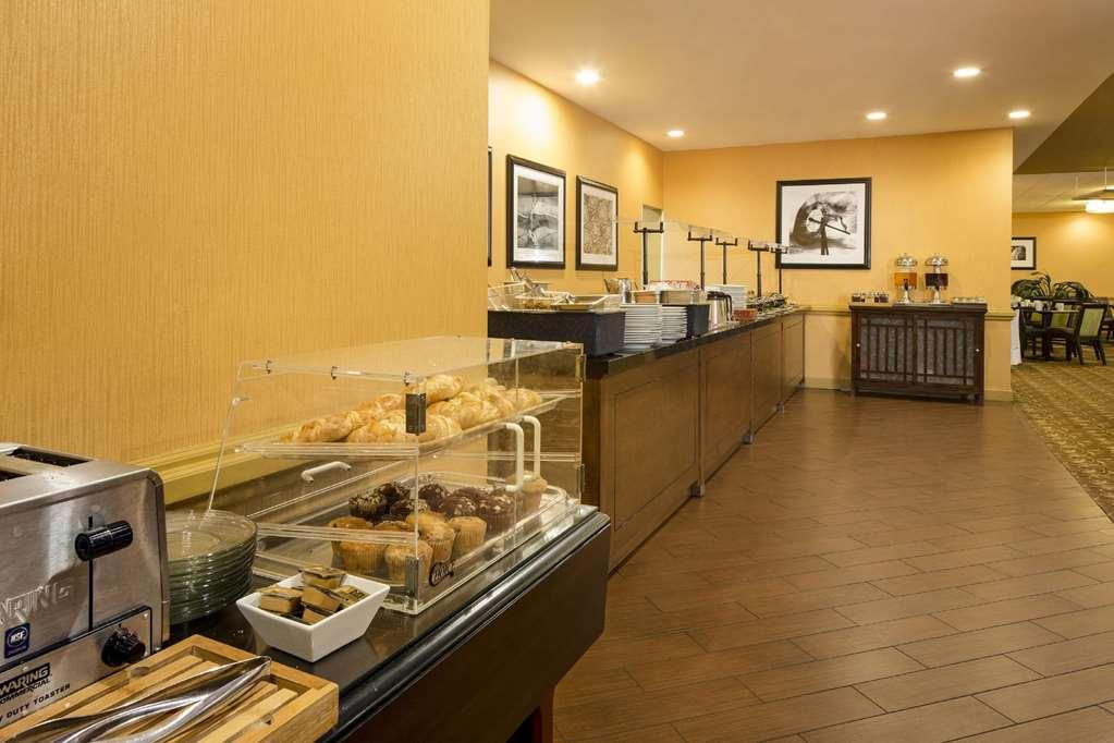 Doubletree By Hilton Hotel Raleigh - Brownstone - University Restaurant bilde