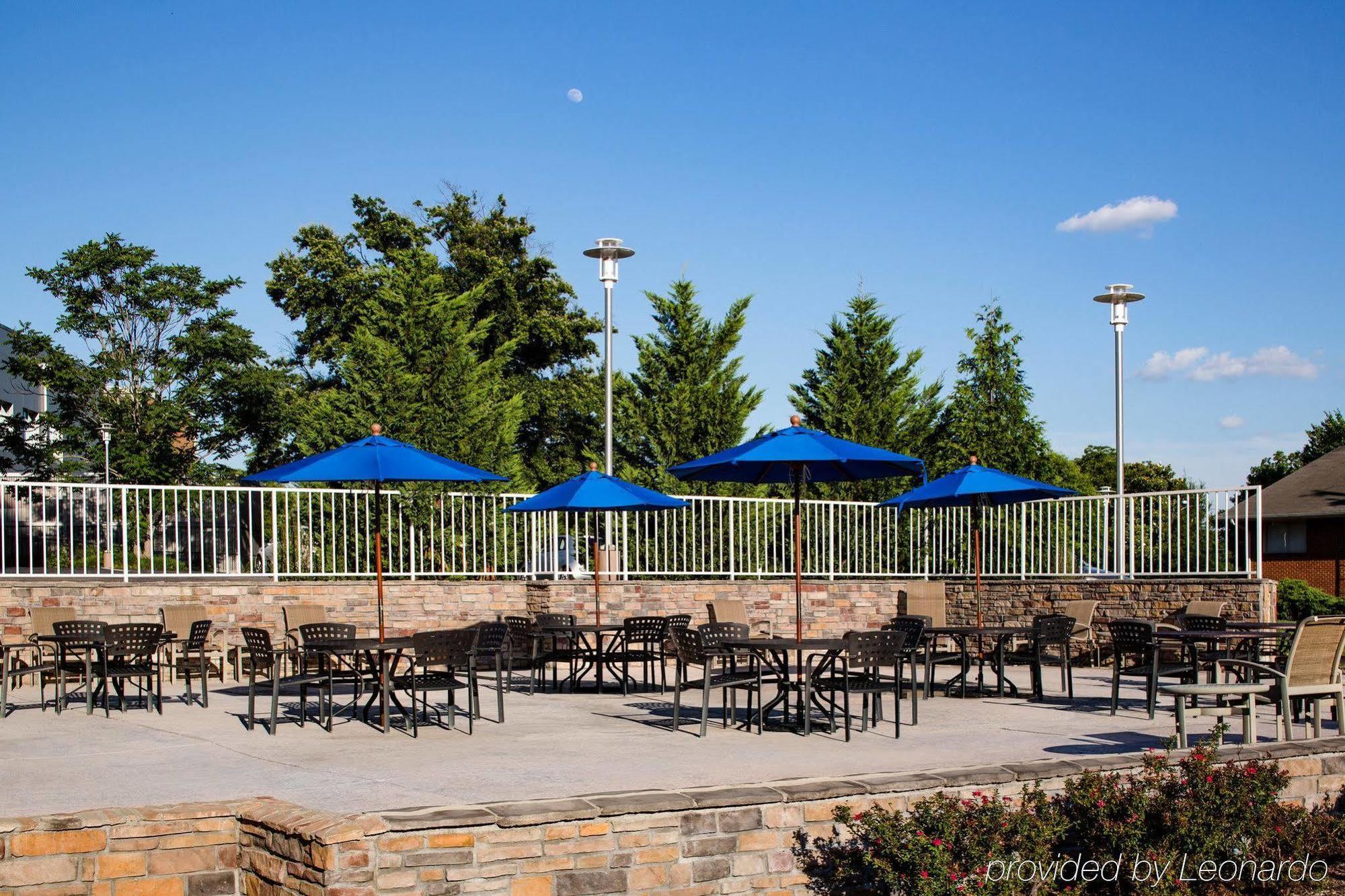 Doubletree By Hilton Hotel Raleigh - Brownstone - University Eksteriør bilde