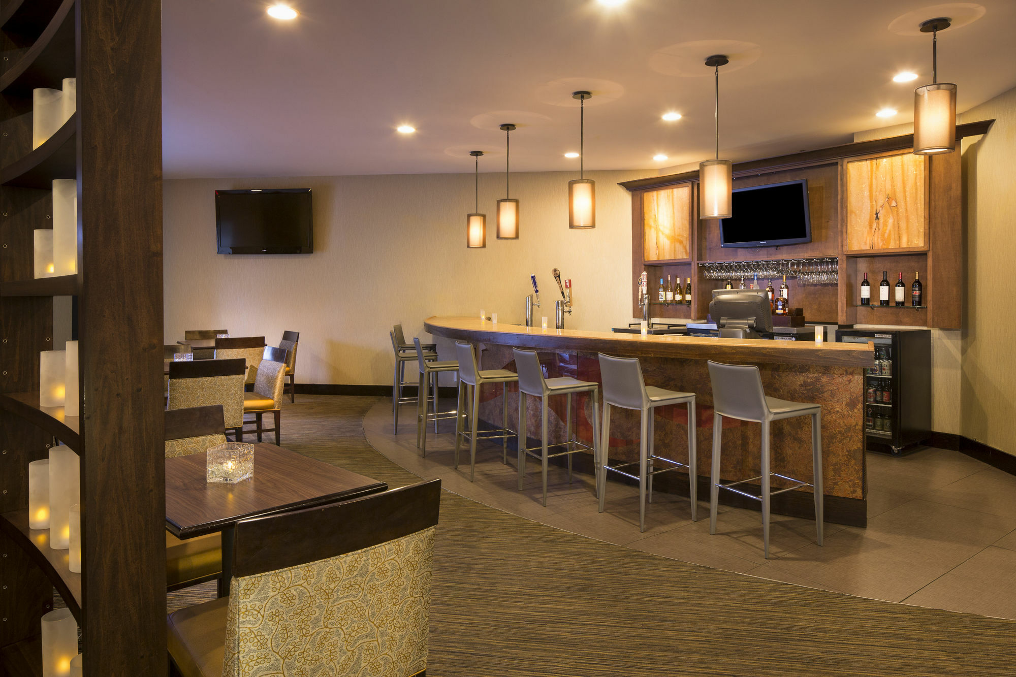 Doubletree By Hilton Hotel Raleigh - Brownstone - University Eksteriør bilde