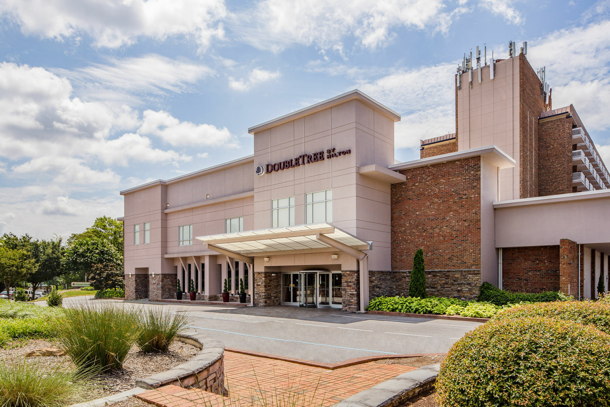Doubletree By Hilton Hotel Raleigh - Brownstone - University Eksteriør bilde