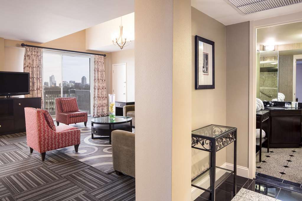 Doubletree By Hilton Hotel Raleigh - Brownstone - University Rom bilde